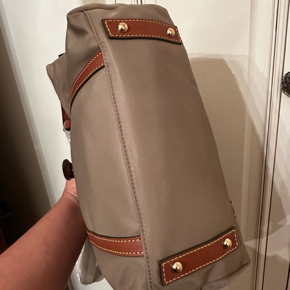 Dooney & Bourke Wayfarer Large Zip Tote - Picture 2 of 3